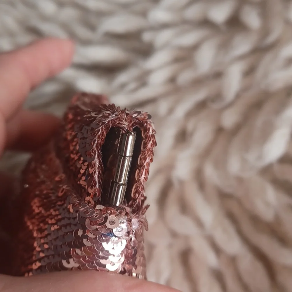 Anthropologie pouch - Picture 10 of 12